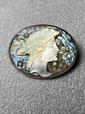 10K Solid Gold Cameo Abalone & Mother of Pearl Brooch
